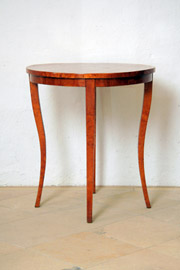 circular table